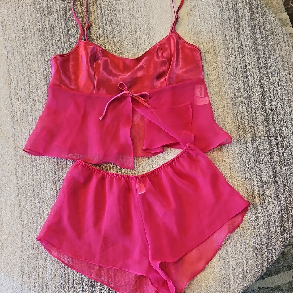 Frederick's of Hollywood Vibrant Pink Sleep/Leisure Time Set